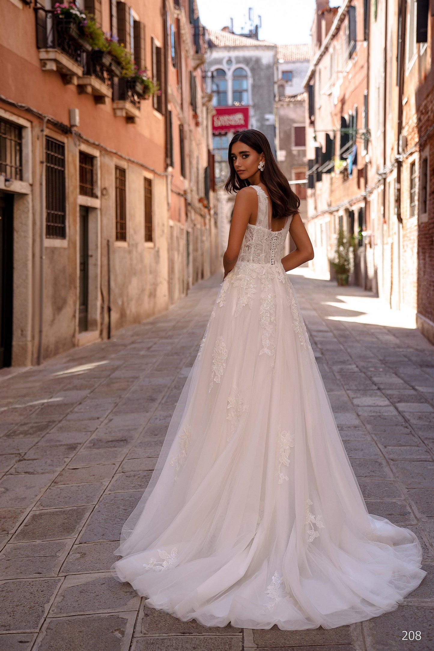 EMABRIDE 208