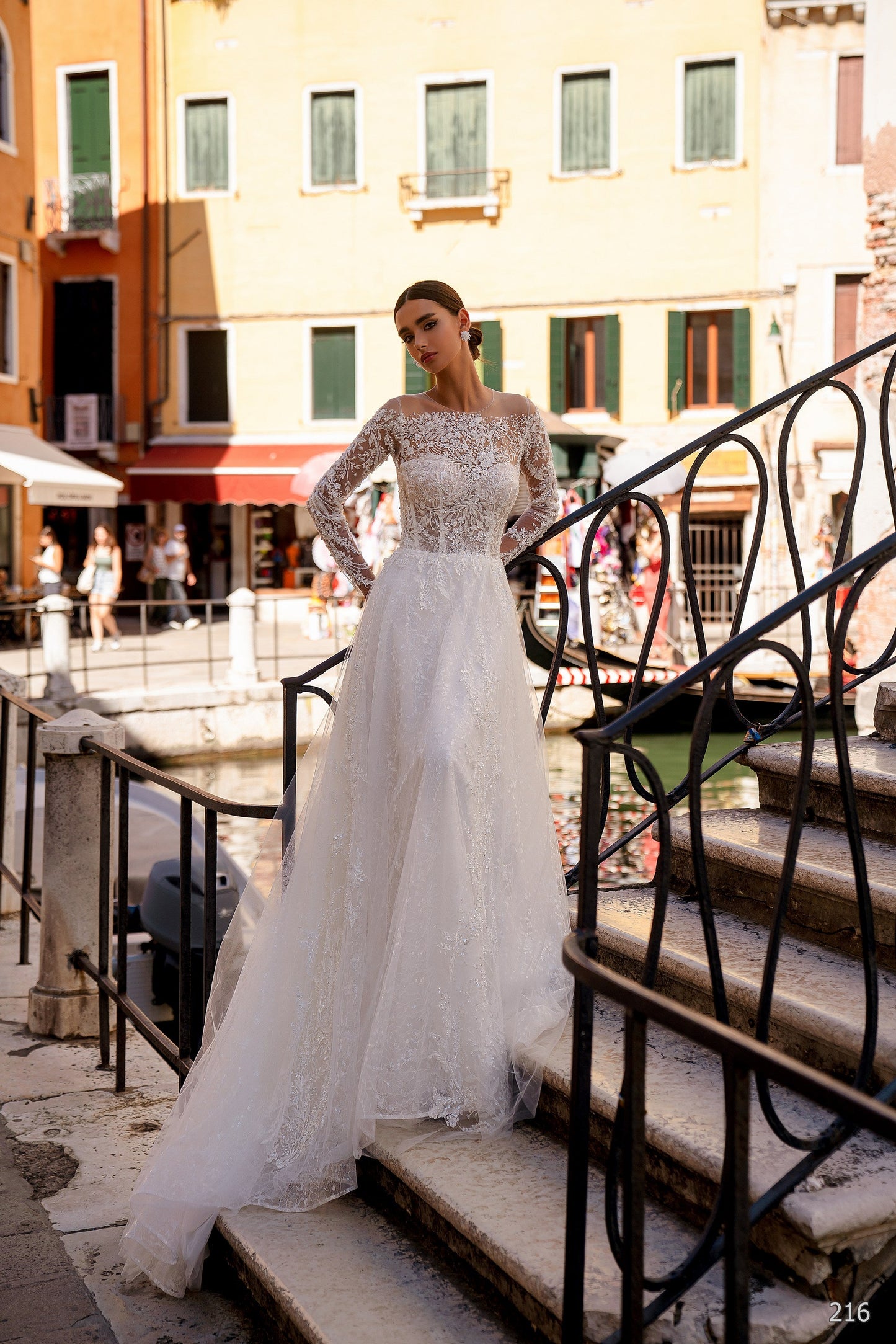 EMABRIDE 216