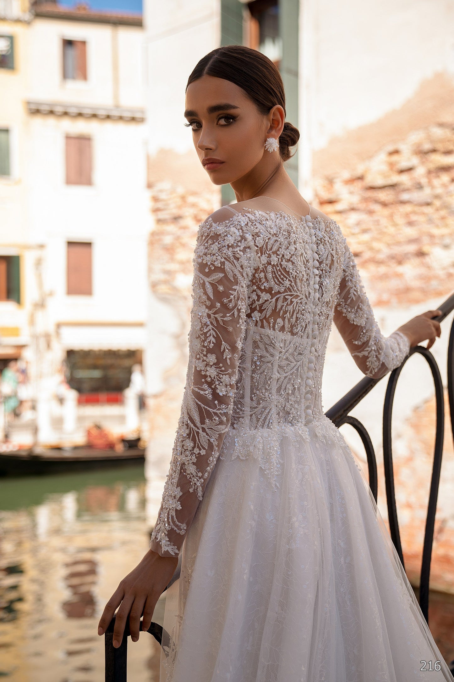 EMABRIDE 216