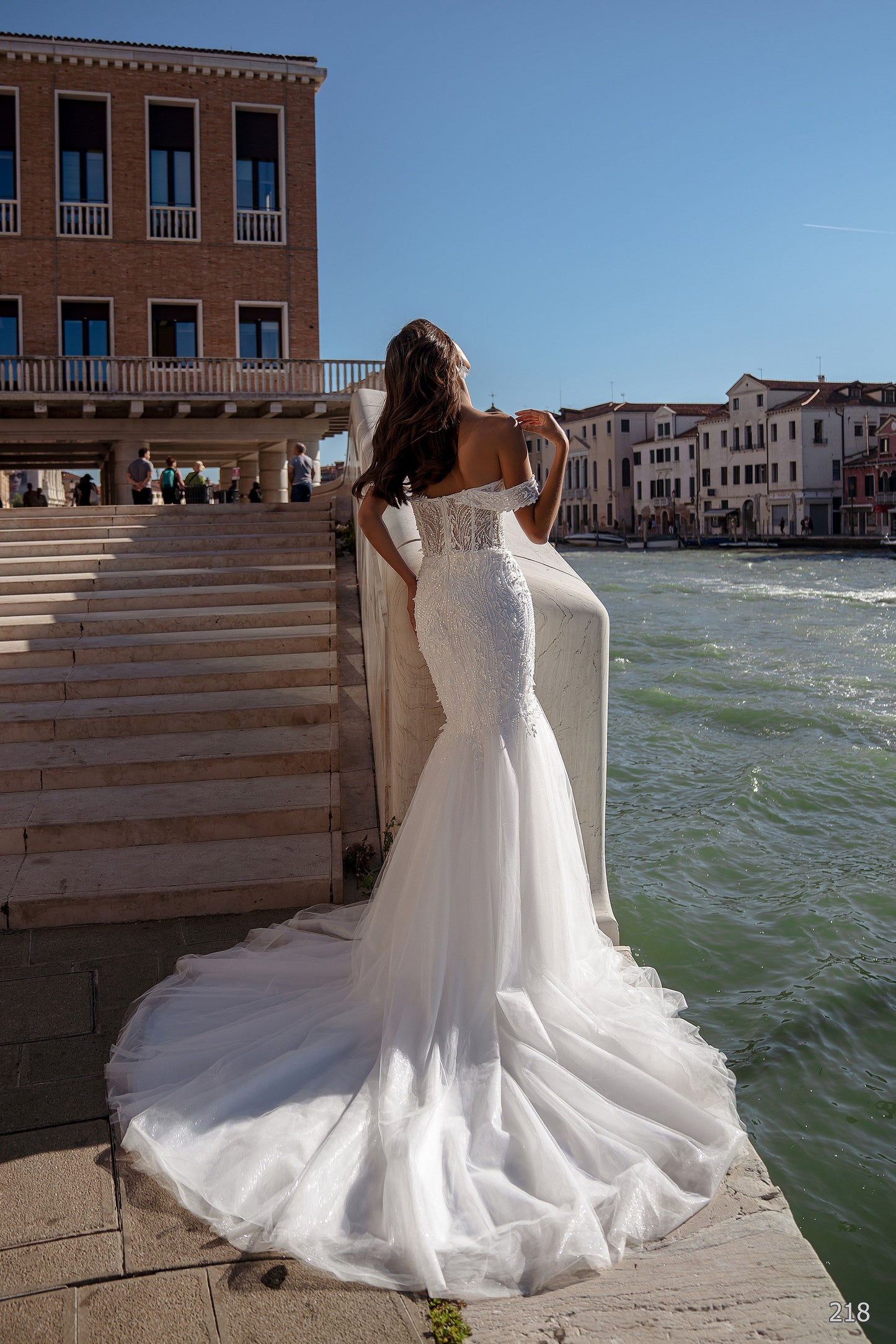 EMABRIDE 218