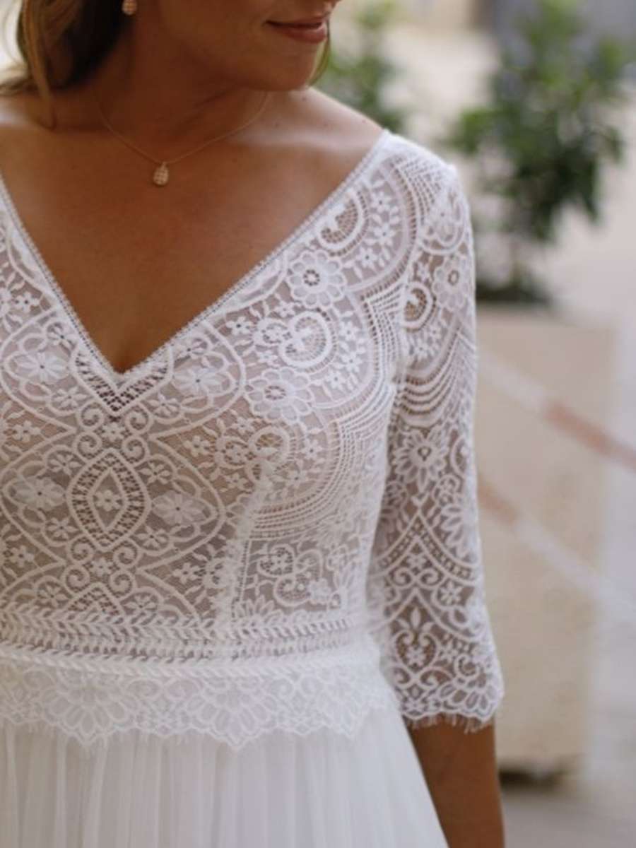 Lace sleeve A-line wedding dress for curvy bride