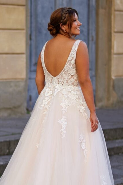 A-line backless plus size wedding dress with lace applique