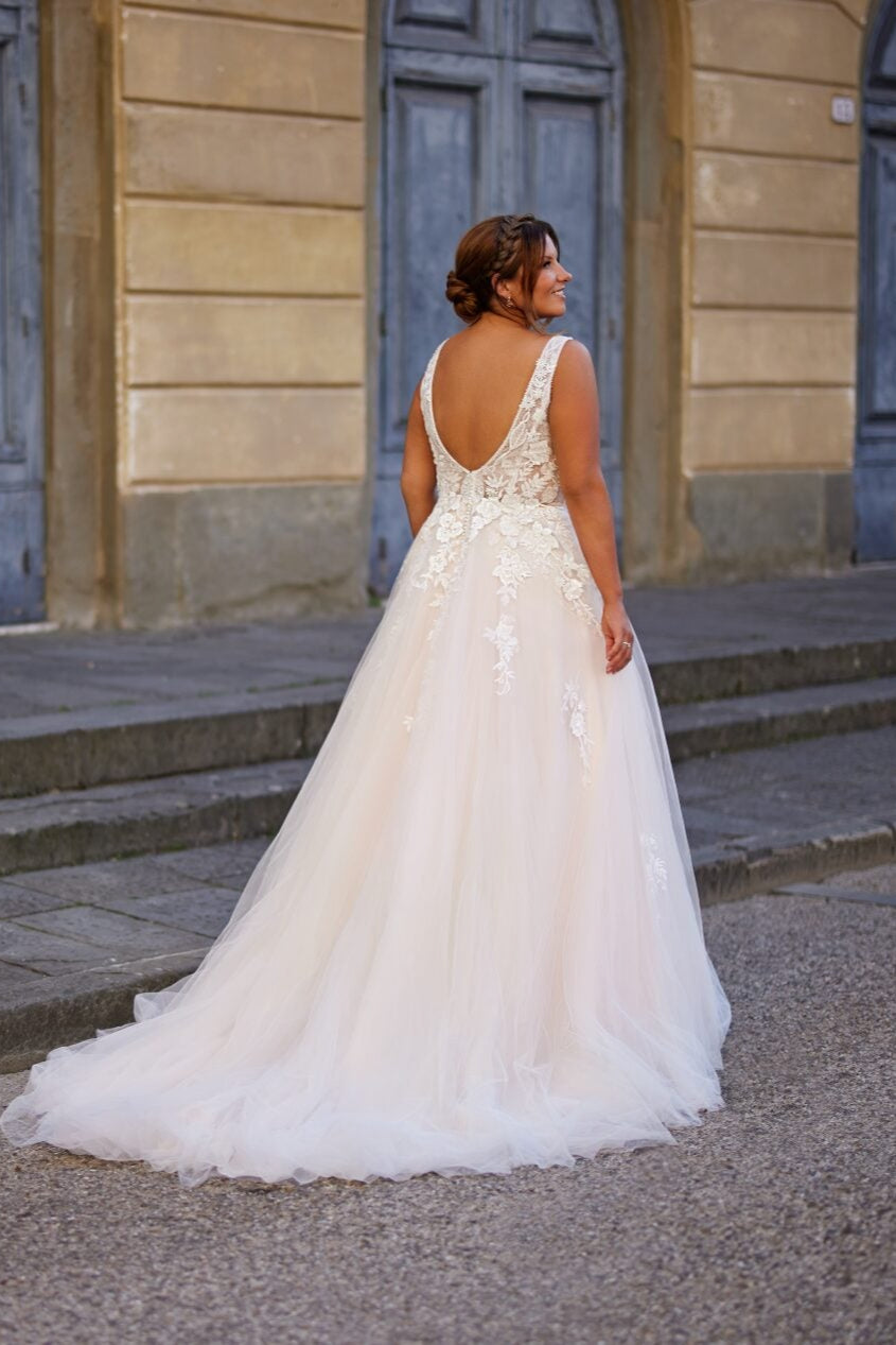 Plus size backless lace wedding dress back view
