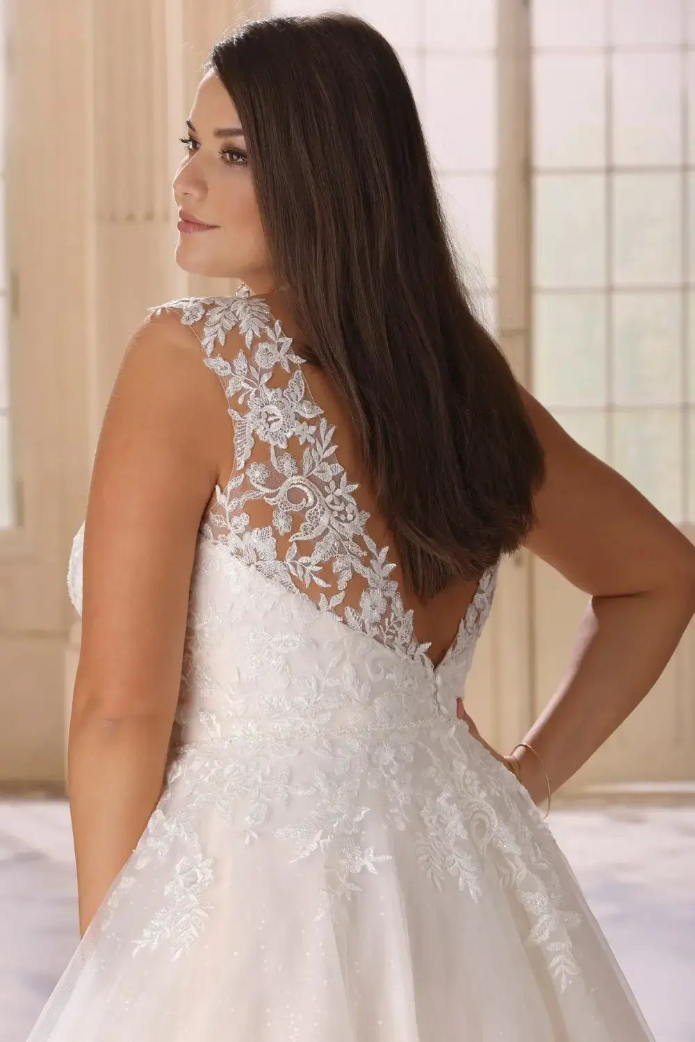 Sleeveless A-line glitter tulle gown with lace for curvy brides