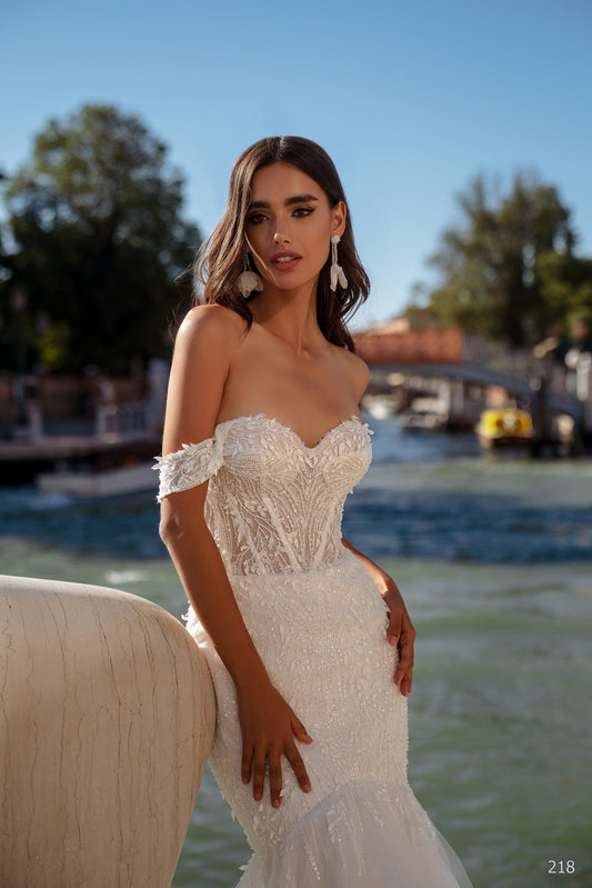 EMABRIDE 218