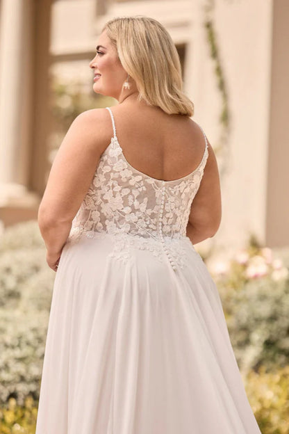 flowy chiffon wedding gown ideal for plus size brides at summer weddings

