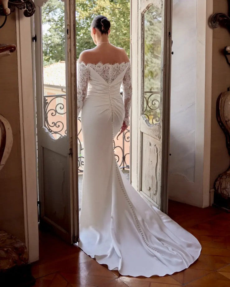 Elegant mermaid bridal dress for full figure bride with long sleeves