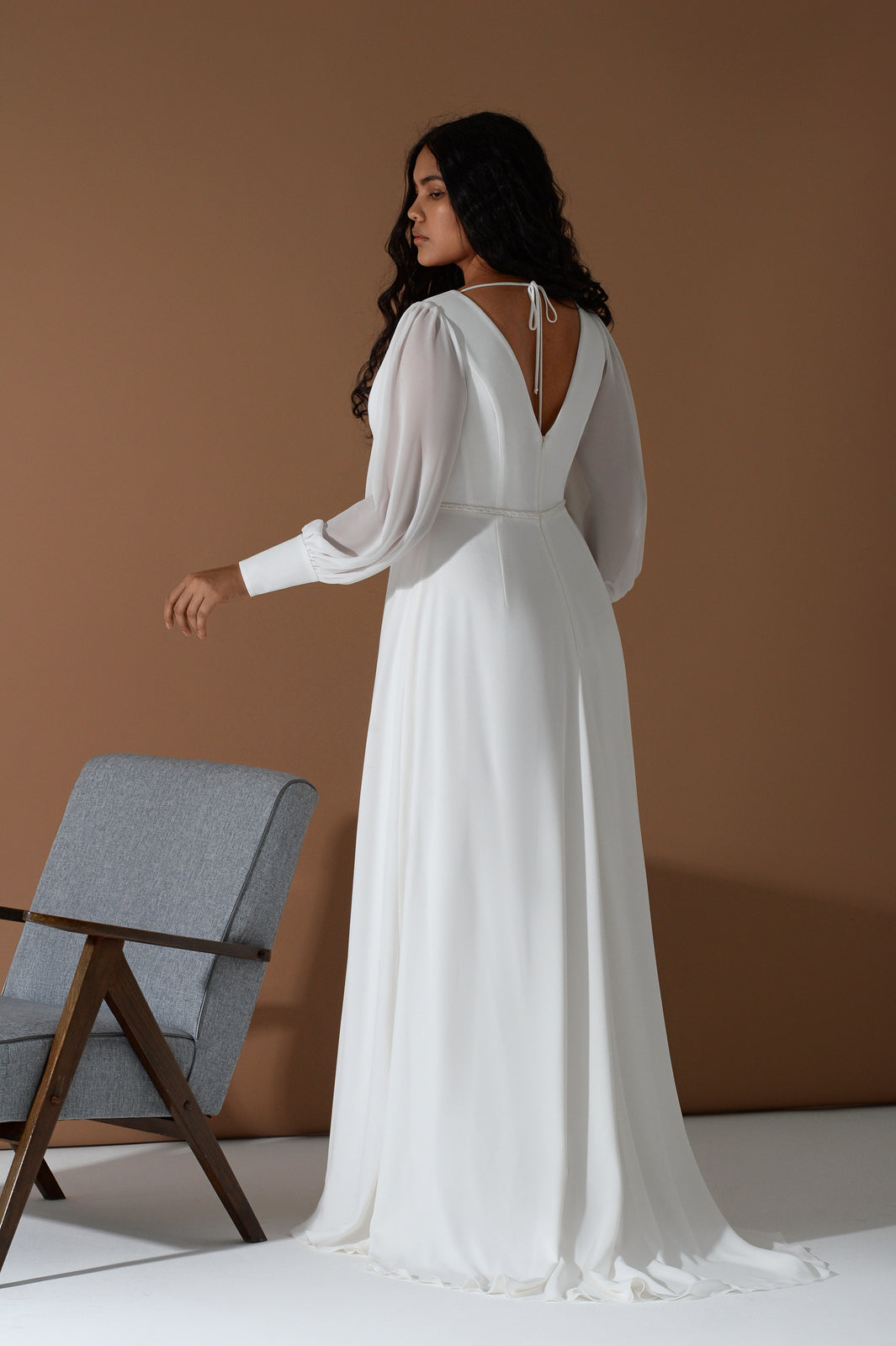 Modern plus size double V-neck bridal gown