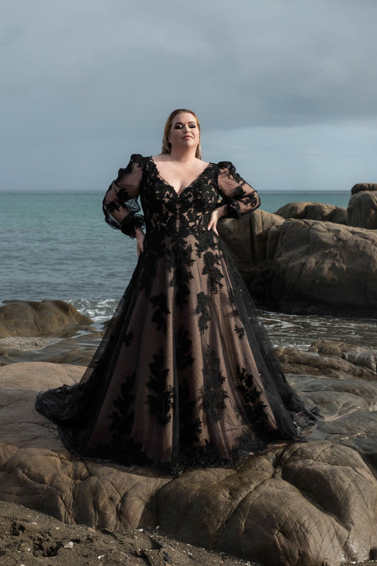 Black plus size wedding gown with tulle overlay and lace appliqué, A-line silhouette

