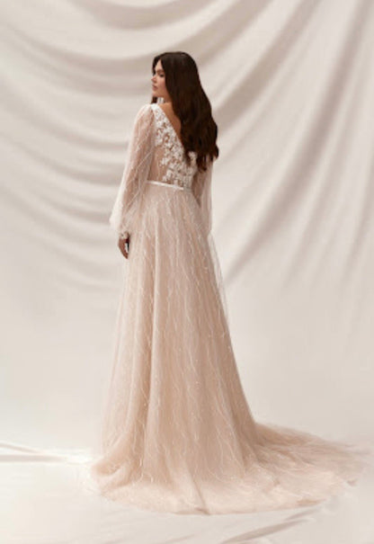 Romantic plus size double V-neck bridal gown