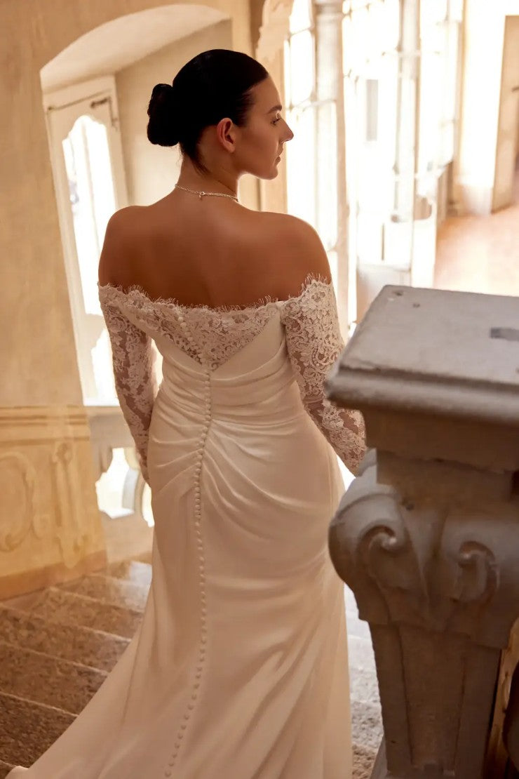 Side slit wedding gown in satin for plus size bride