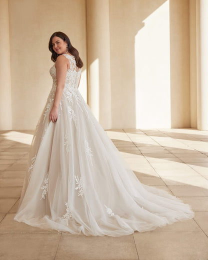 Sleeveless plus size wedding dress ideal for outdoor bohemian weddings