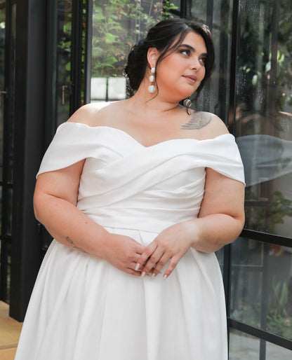 V-neck satin wedding dress for curvy bride with side split